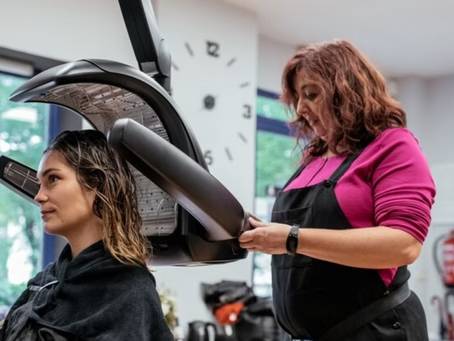 Want Effortless Elegance? Explore the Magic of HeelsnBoots Blow-Dry Salon in Chelsea!